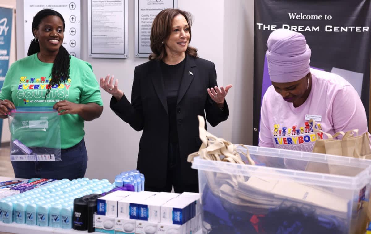 Kamala Harris visits a Hurricane Helene donation drop-off site for emergency supplies on October 5, 2024 in Charlotte, North Carolina. (Image Source: Getty Images | Photo by Mario Tama)