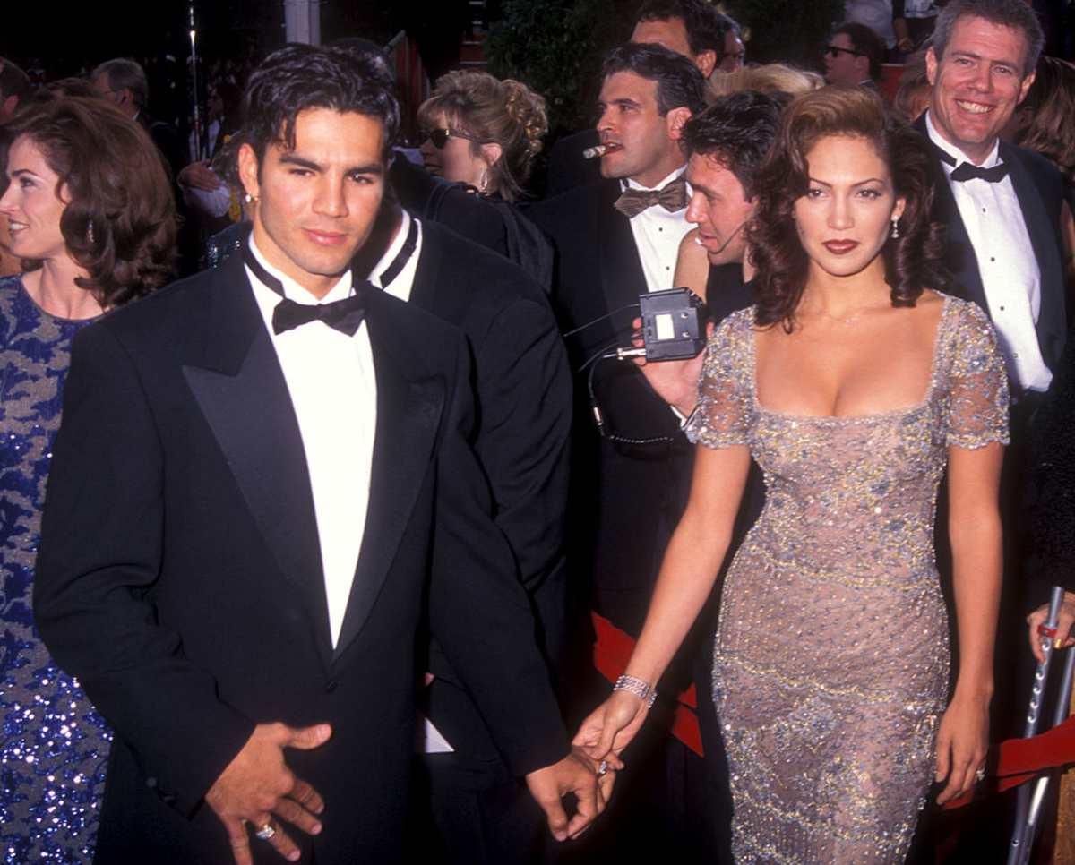 Jennifer Lopez and Ojani Noa at the Shrine Auditorium in Los Angeles, California (Cover Image Source: Getty Images | Photo by Barry King)