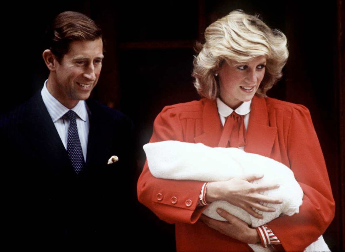 Prince Charles & Princess Diana With The New Born Prince Henry (Harry) Outside The Lindo Wing. (Image Source: Getty Images| Photo by Tim Graham Photo Library)