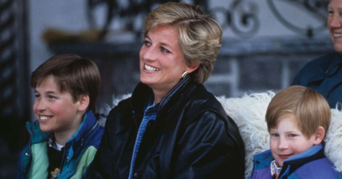 Princess Diana (1961 - 1997) with her sons Prince William (left) and Prince Harry on a skiing holiday in Lech, Austria, 30th March 1993.  (Image Source: Getty Images | Photo By Jayne Fincher)