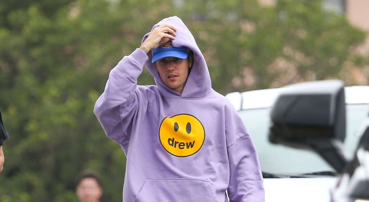 Justin Bieber is seen on October 07, 2021, in Los Angeles, California. (Cover Image Source: Getty Images | Photo By Bellocqimages)