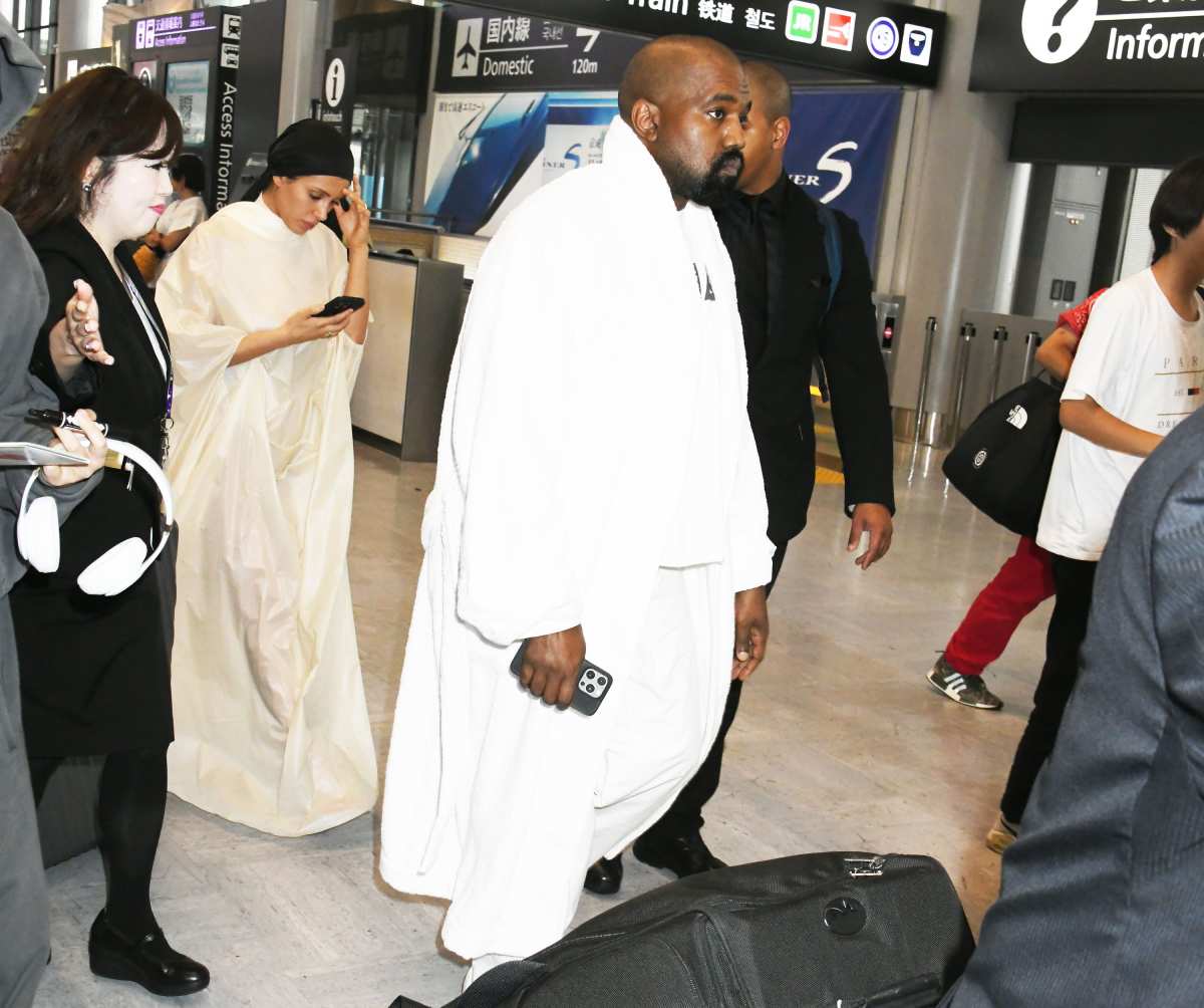 Bianca Censori and Kanye West are seen upon arrival at Narita International Airport on June 09, 2024, in Narita, Japan. (Image Source: Getty Images | Photo by Jun Sato)