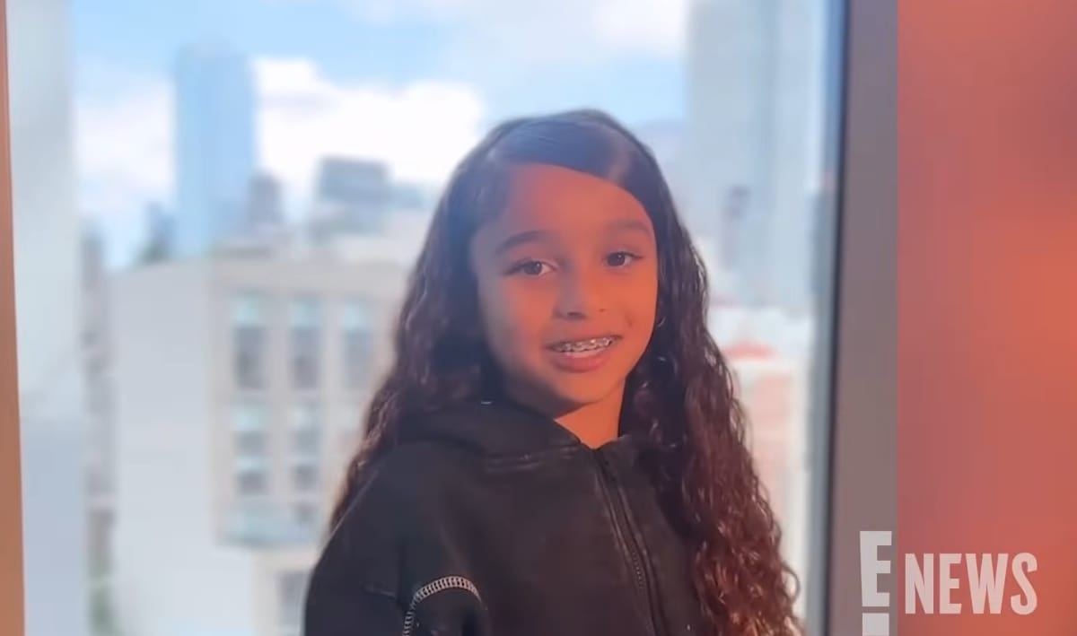 Dream Kardashian introducing her new Instagram Page. (Image Source: YouTube | E! News)