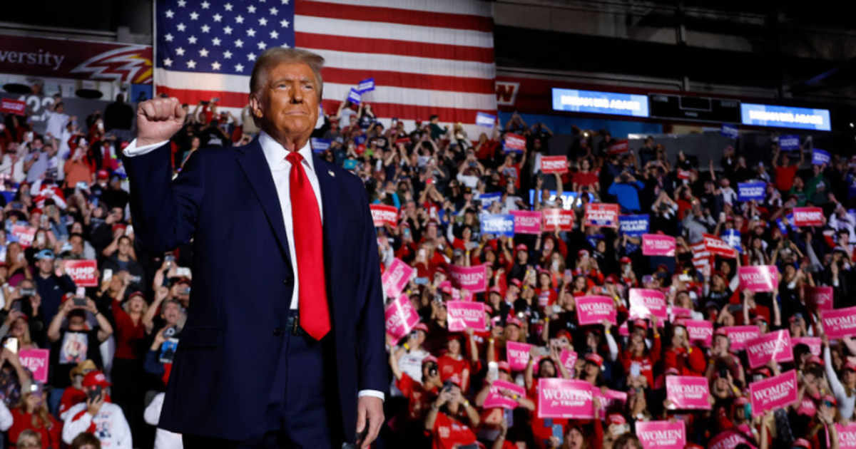 Donald Trump takes the stage during a campaign rally at the Santander Arena on November 04, 2024 (Image Source: Getty Images | Photo By Chip Somodevilla)